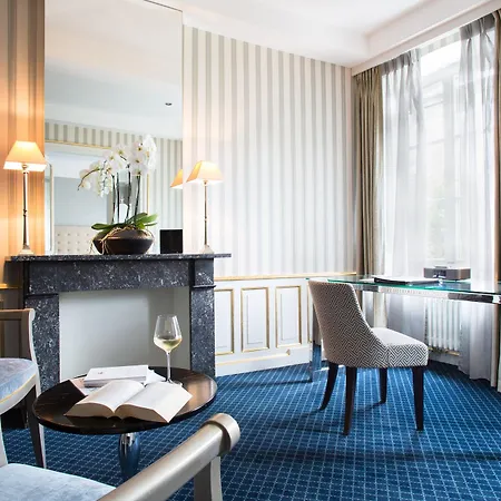 Hotel Le Place D'armes - Relais & Chateaux 5*