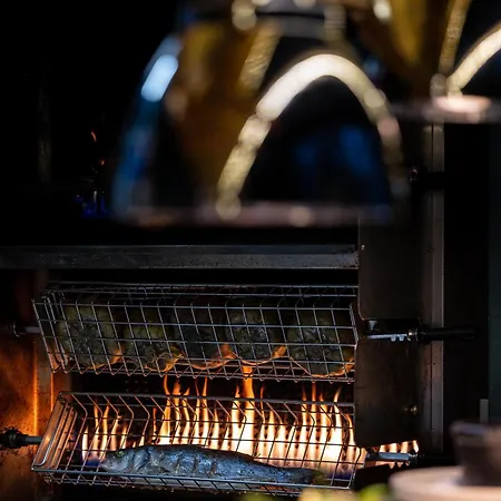 호텔 Le Place D'armes - Relais & Chateaux