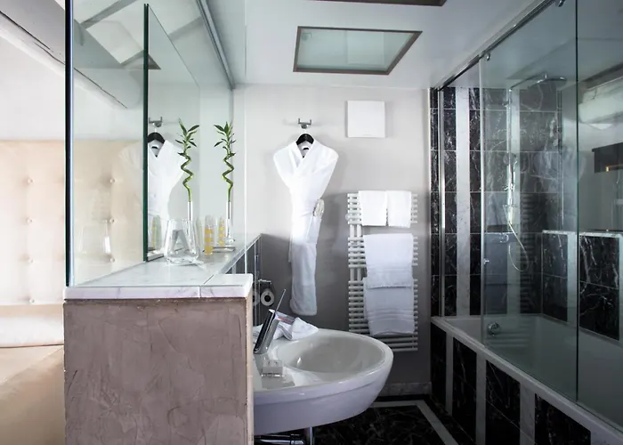 Otel Le Place D'armes - Relais & Chateaux