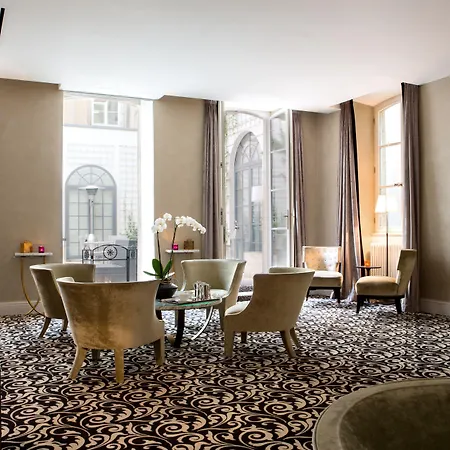 Hotel Le Place D'armes - Relais & Chateaux 5*