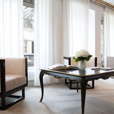 Hotel Le Place D'armes - Relais & Chateaux