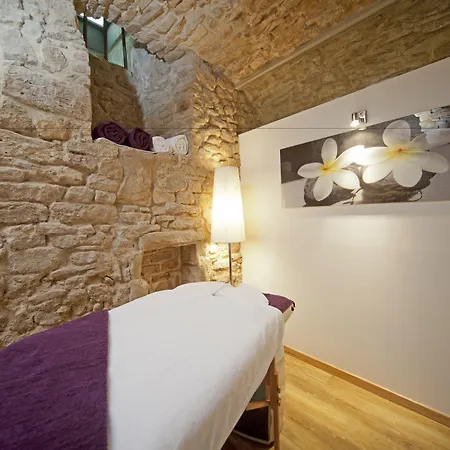 Le Place D'armes - Relais & Chateaux Hotel 5*