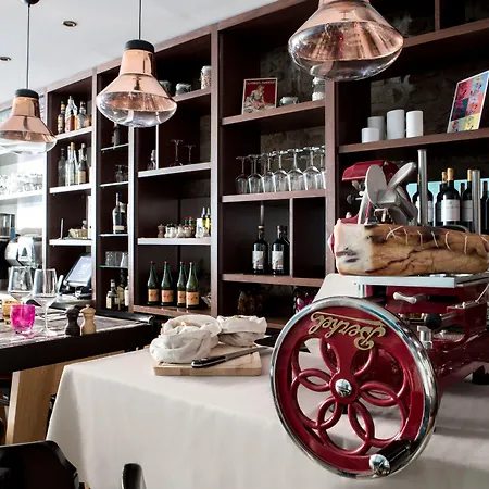 Le Place D'armes - Relais & Chateaux Hotel