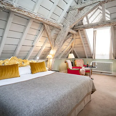 Le Place D'armes - Relais & Chateaux Hotel