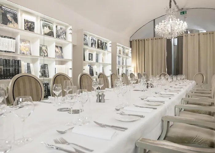 Le Place D'armes - Relais & Chateaux Hotel