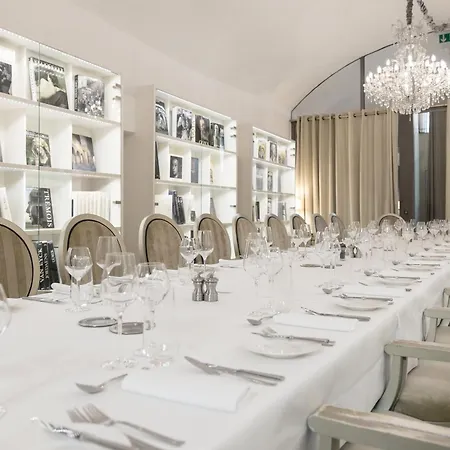 Le Place D'armes - Relais & Chateaux Hotel