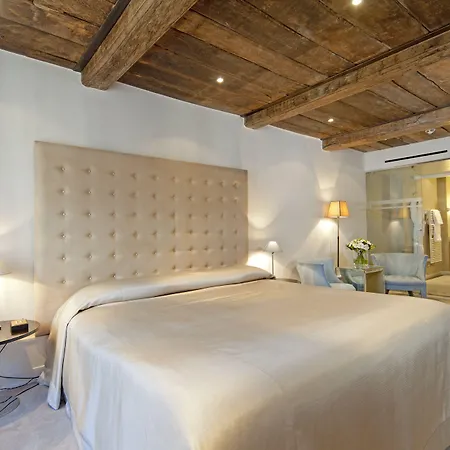 Hotel Le Place D'armes - Relais & Chateaux